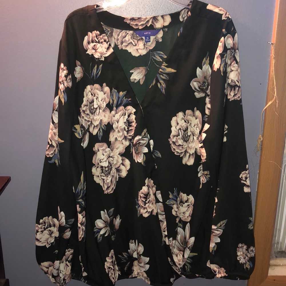 Floral cross cross blouse